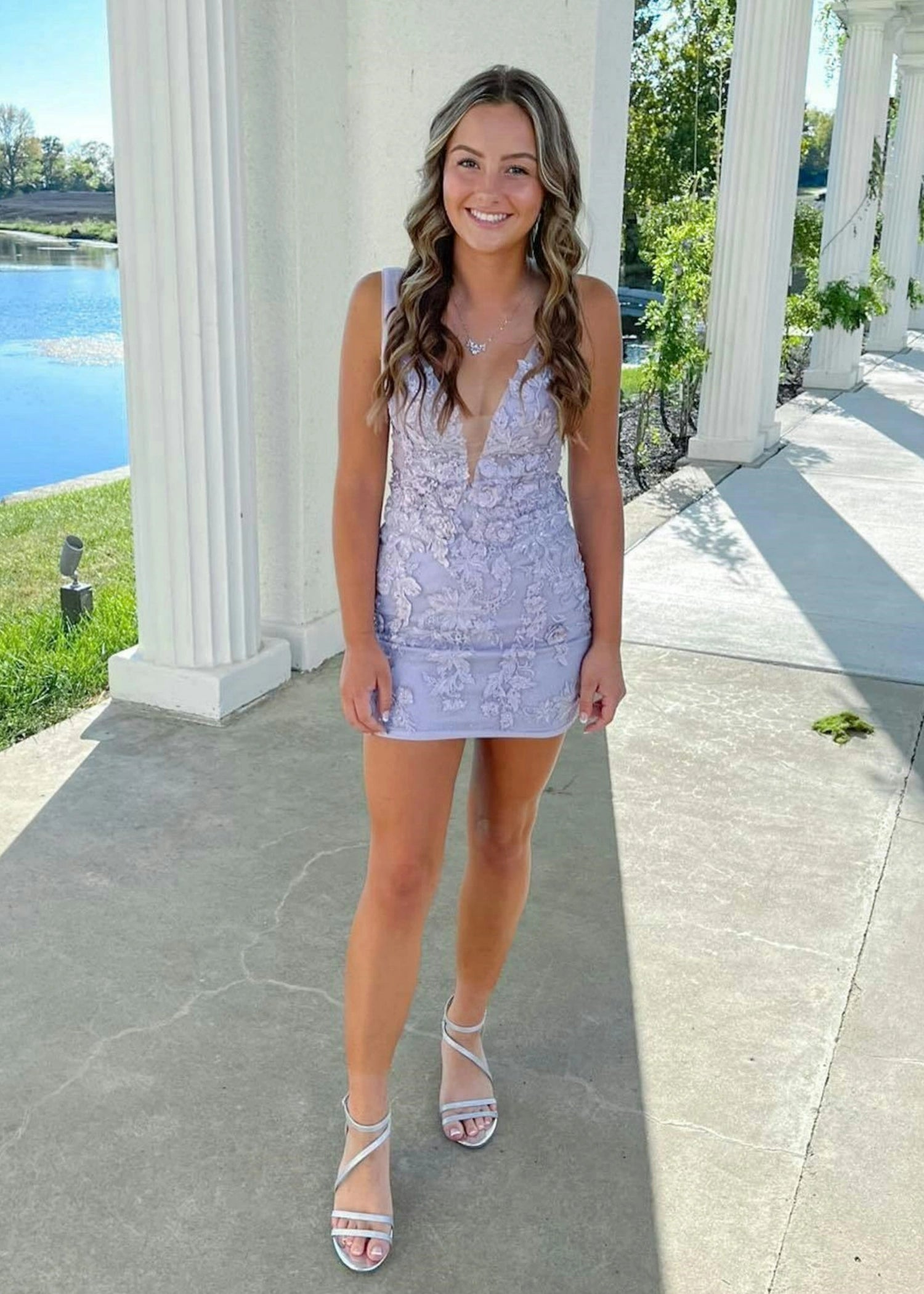 Helen |Bodycon Deep V - Neck Lilac Short Homecoming Dresses With Applique - Lilac - PromDressClub