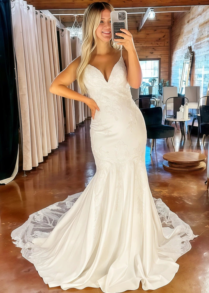Martina | Plus Size Black and White Mermaid V Neck Wedding Dress with Long Train - White - PromDressClub